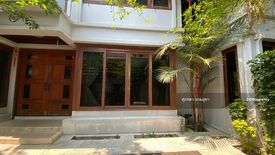 5 Bedroom House for sale in Tha Raeng, Bangkok