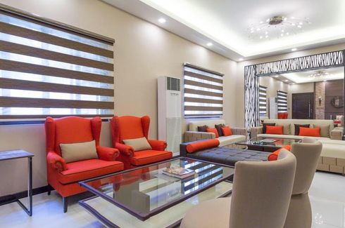 5 Bedroom House for sale in Poblacion, Metro Manila