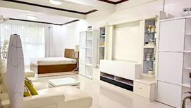 5 Bedroom House for Sale or Rent in Moonwalk, Metro Manila