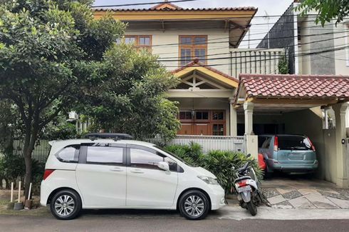 Rumah dijual dengan 4 kamar tidur di Gandaria Selatan, Jakarta