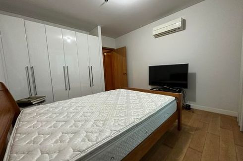 2 Bedroom Condo for rent in San Lorenzo, Metro Manila near MRT-3 Ayala