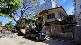 8 Bedroom House for sale in Urdaneta, Metro Manila near MRT-3 Ayala