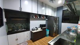 4 Bedroom House for sale in Poblacion, Metro Manila