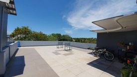 4 Bedroom House for sale in Poblacion, Metro Manila