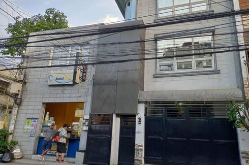 House for sale in Cembo, Metro Manila near MRT-3 Guadalupe