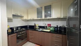 2 Bedroom Condo for sale in EIGHT FORBESTOWN ROAD, Bagong Tanyag, Metro Manila