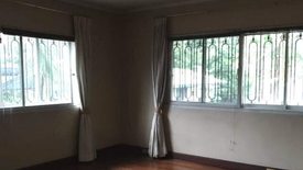 4 Bedroom House for rent in San Lorenzo, Metro Manila near MRT-3 Ayala