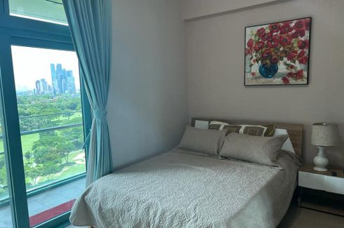 2 Bedroom Condo for rent in 8 Forbestown Centre, Taguig, Metro Manila