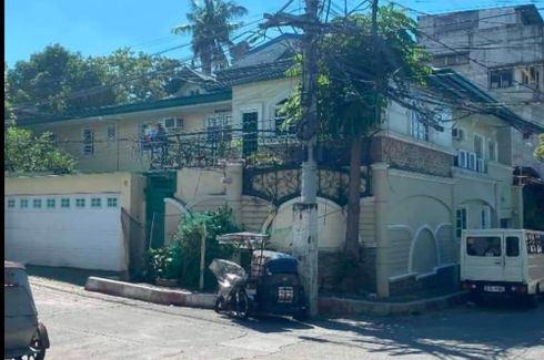 10 Bedroom House for sale in Kapitolyo, Metro Manila