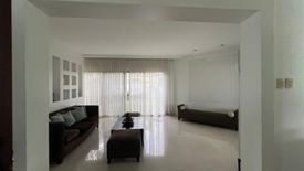 7 Bedroom House for sale in Culiat, Metro Manila