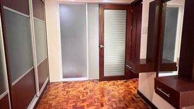 2 Bedroom Condo for rent in San Lorenzo, Metro Manila near MRT-3 Ayala