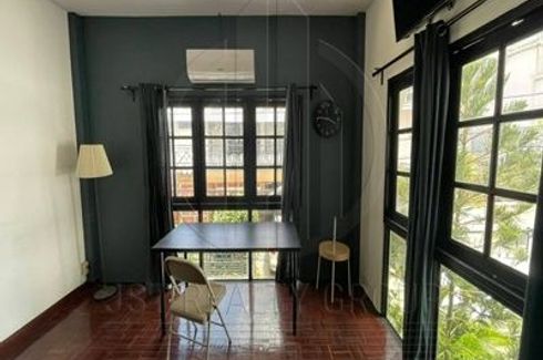 3 Bedroom House for rent in Wang Mai, Bangkok near BTS National Stadium