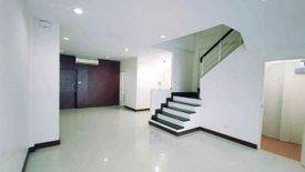 ให้เช่าทาวน์เฮ้าส์ แกรนด์ เดอ วิลล์ ศรีนครินทร์ 5 ห้องนอน ใน หนองบอน, ประเวศ ใกล้ MRT สวนหลวง ร. 9