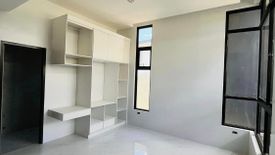 5 Bedroom House for sale in Santo Domingo, Pampanga