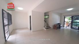 3 Bedroom Townhouse for sale in Khlong Sam, Pathum Thani