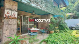 7 Bedroom House for sale in Bel-Air, Metro Manila