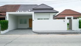 3 Bedroom Villa for sale in Wichit, Phuket