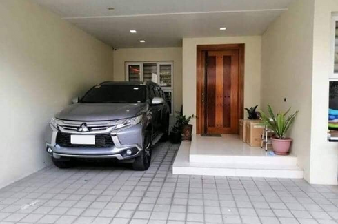 5 Bedroom House for sale in South Triangle, Metro Manila near MRT-3 Quezon Avenue