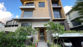 5 Bedroom House for sale in McKinley Hill, Metro Manila