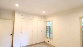3 Bedroom House for rent in Urdaneta, Metro Manila near MRT-3 Ayala