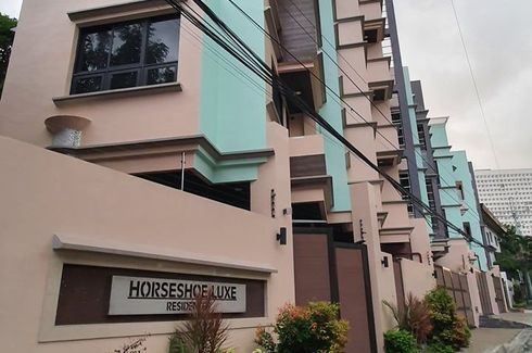 4 Bedroom Townhouse for sale in Horseshoe, Metro Manila near LRT-2 Gilmore