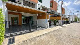 4 Bedroom Townhouse for sale in San Phranet, Chiang Mai