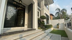 5 Bedroom House for sale in Poblacion, Metro Manila