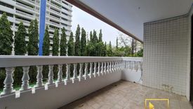 2 Bedroom Apartment for rent in Bangkapi Mansion, Khlong Toei, Bangkok near BTS Asoke