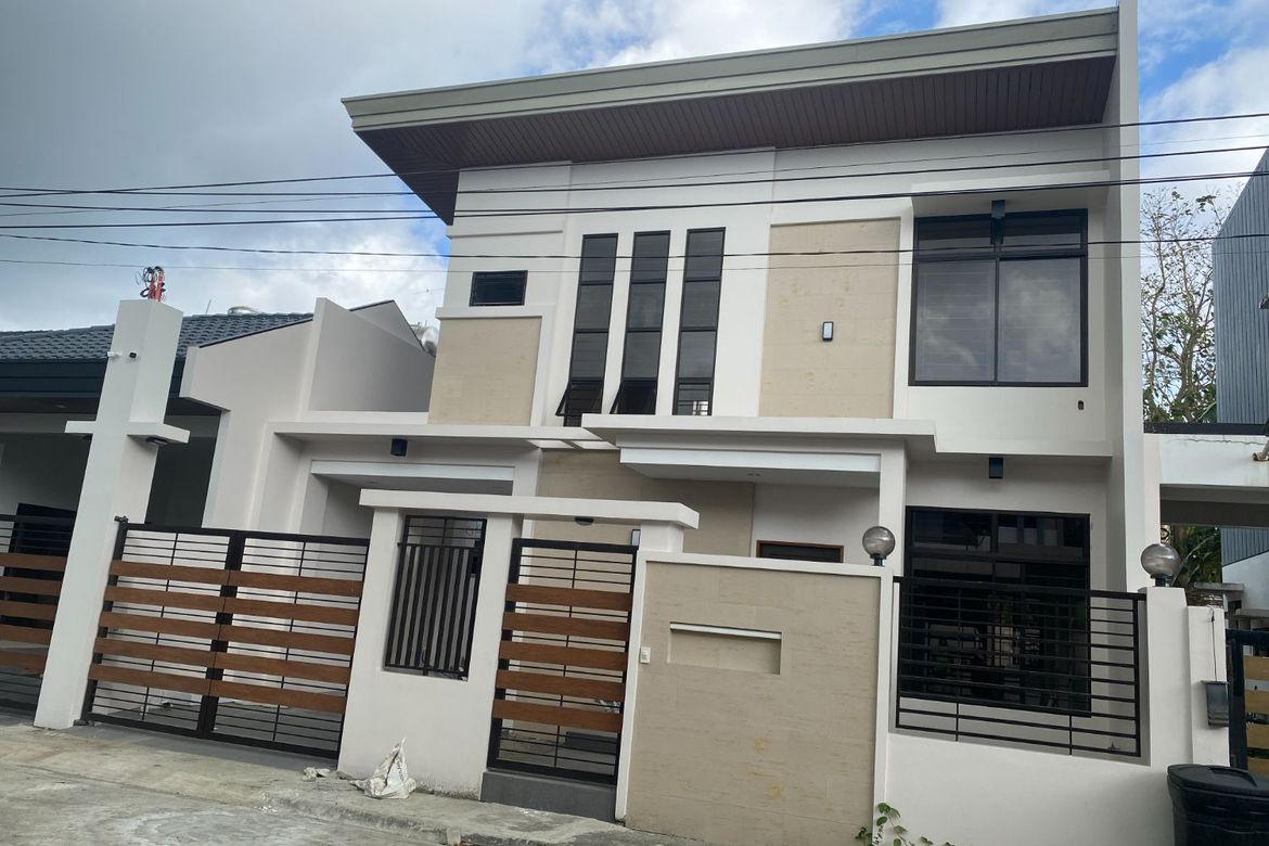 Iloilo 2Storey House For Sale Ready For Occupancy near CPU UP Iloilo