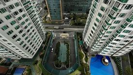 2 Bedroom Condo for sale in San Lorenzo, Metro Manila near MRT-3 Ayala