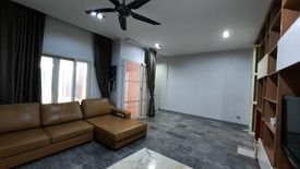 5 Bedroom House for sale in Khlong Tan Nuea, Bangkok