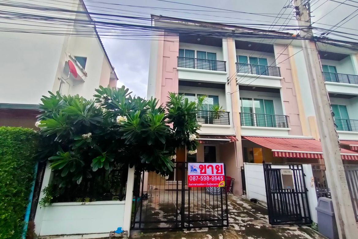 ทาวน์เฮ้าส์ ขาย ใน วังทองหลาง กรุงเทพ 3 ห้องนอน | Dot Property