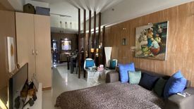 Condo for sale in The Columns Legaspi Village, Bangkal, Metro Manila near MRT-3 Magallanes