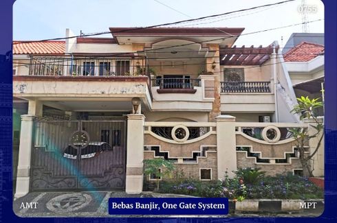 Rumah dijual dengan 4 kamar tidur di Sukolilo, Jawa Timur