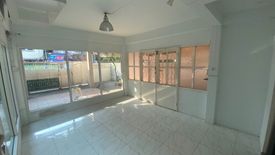 3 Bedroom House for rent in Sam Sen Nok, Bangkok near MRT Chok Chai 4