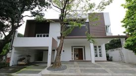 8 Bedroom House for sale in Katipunan, Metro Manila near LRT-1 Roosevelt