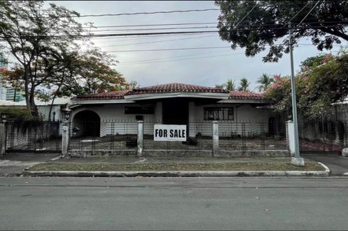 Land for sale in Dasmariñas North, Metro Manila near MRT-3 Magallanes