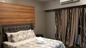 2 Bedroom Condo for rent in San Lorenzo, Metro Manila near MRT-3 Ayala