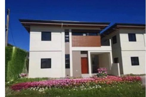 4 Bedroom House for sale in Alasas, Pampanga