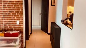 2 Bedroom Condo for sale in Urdaneta, Metro Manila near MRT-3 Ayala