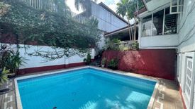 House for sale in San Lorenzo, Metro Manila near MRT-3 Ayala