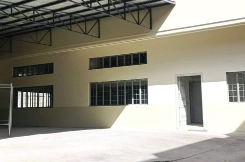 Warehouse / Factory for sale in Apolonio Samson, Metro Manila near LRT-1 Roosevelt