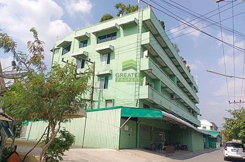 8 Bedroom House for sale in Prachathipat, Pathum Thani