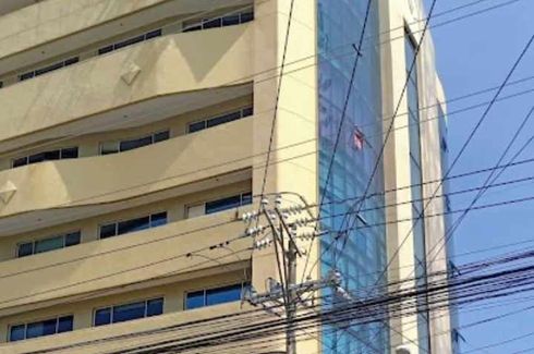 100 Bedroom Hotel / Resort for sale in Urdaneta, Metro Manila near MRT-3 Ayala