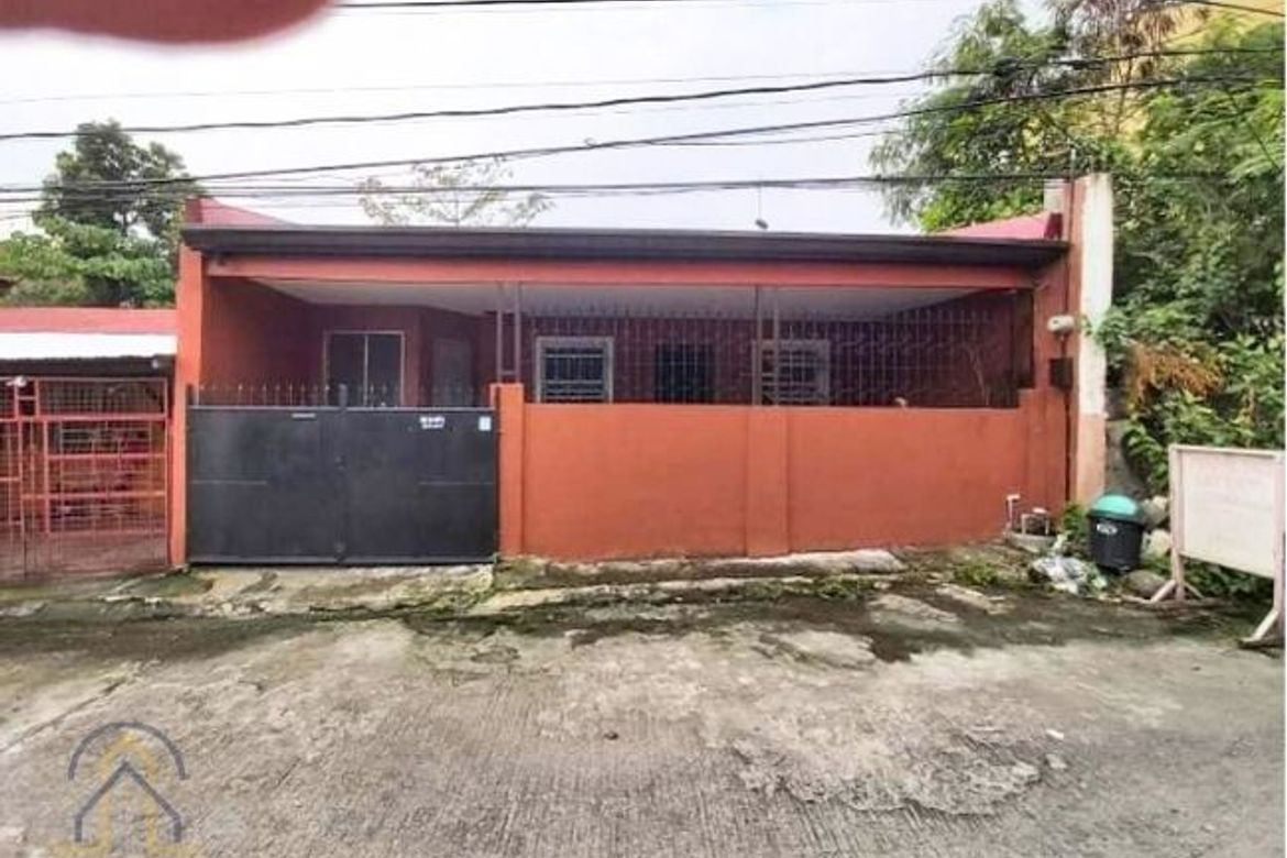 House and Lot in West Fairview Quezon City 📌 House for sale in Metro