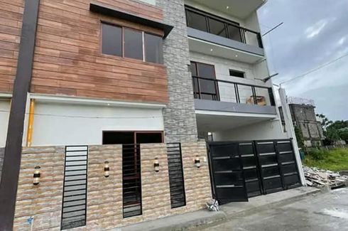 6 Bedroom Townhouse for sale in Pasong Tamo, Metro Manila
