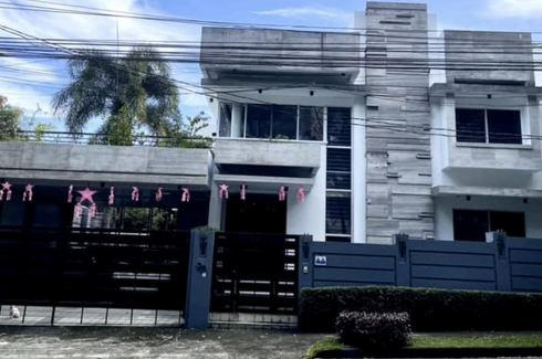 6 Bedroom House for sale in Bel-Air, Metro Manila