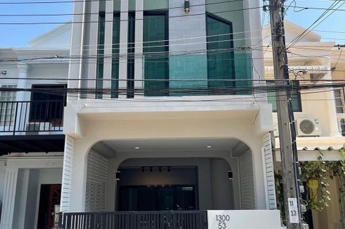 2 Bedroom Townhouse for sale in Phra Khanong, Bangkok near BTS On Nut