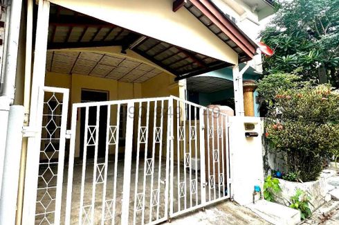3 Bedroom Townhouse for rent in Khlong Kluea, Nonthaburi near MRT Si Rat