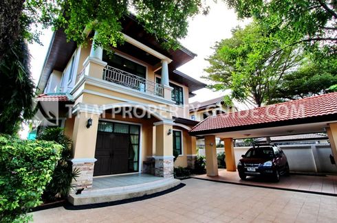 4 Bedroom House for rent in Phra Khanong, Bangkok near BTS Ekkamai